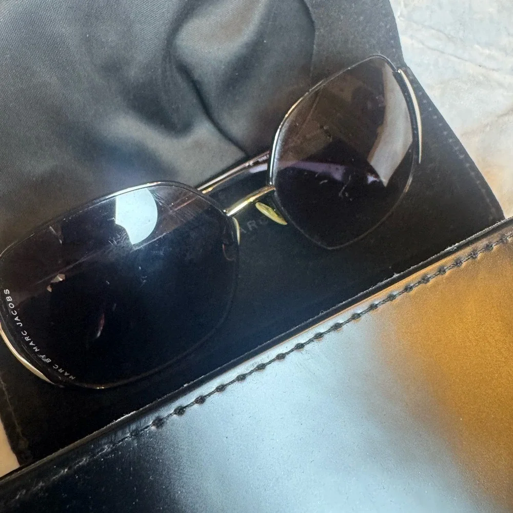 Marc Jacobs Black Sunglasses with Gradient Lenses‎